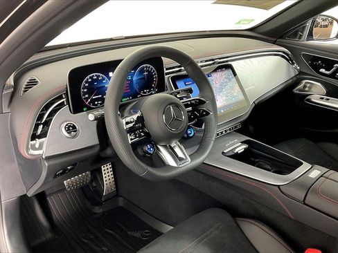 New 2026 Mercedes-Benz E 53 AMG e 4MATIC Sedan image 6