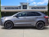 Used 2022 Ford Edge SE w/ Black Appearance Package image 3
