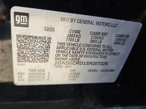 Used 2025 Chevrolet Suburban LT AWD/4WD image 23