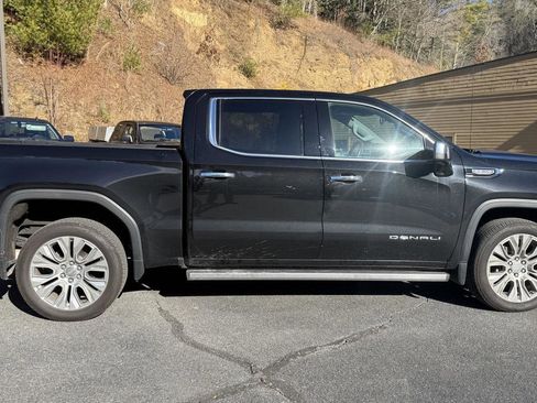 Used 2022 GMC Sierra 1500 Denali w/ Denali Premium Package image 5