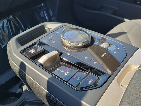 Used 2024 BMW iX xDrive50 w/ Sport Package AWD/4WD image 32