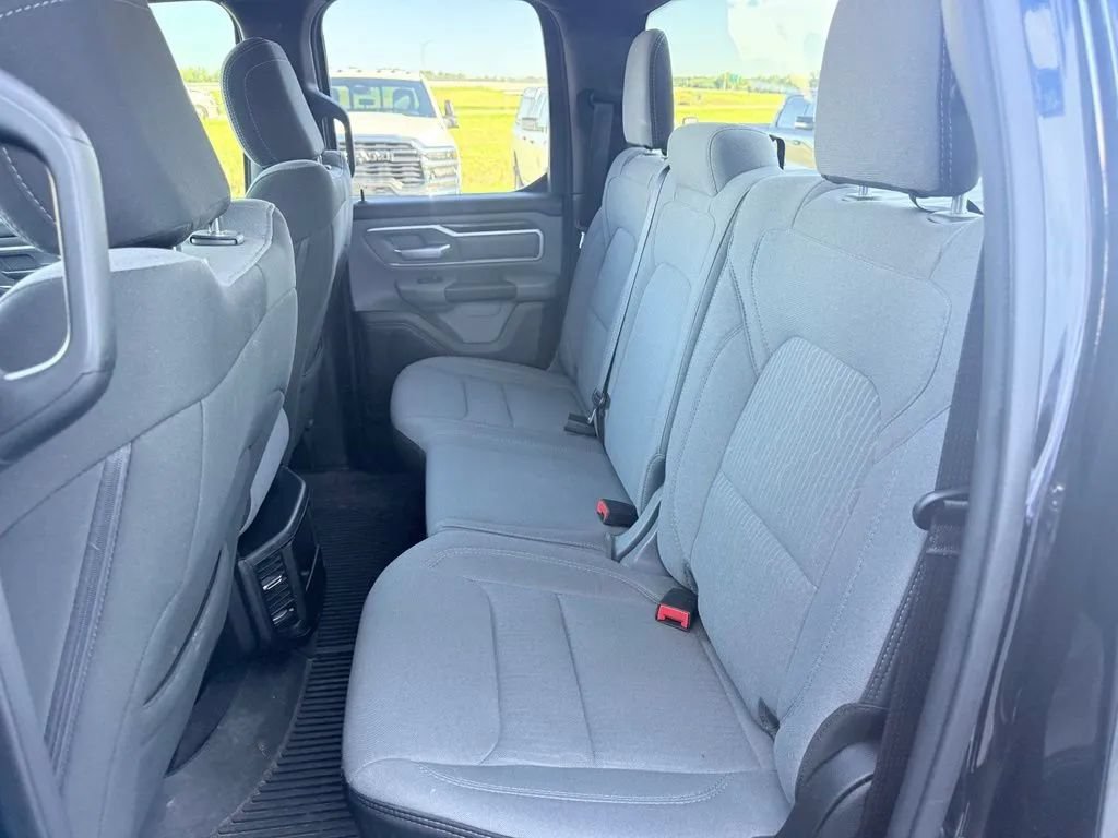 Used 2022 RAM 1500 Big Horn AWD/4WD image 14