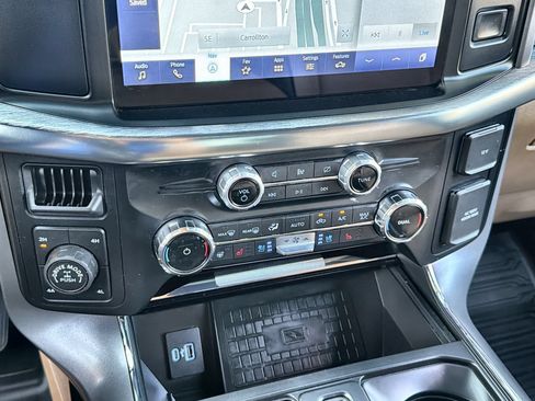 Used 2022 Ford F150 Lariat w/ Equipment Group 502A High AWD/4WD image 19