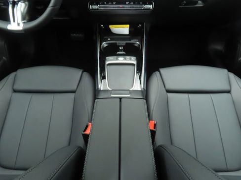 Certified 2025 Mercedes-Benz GLA 250 image 16