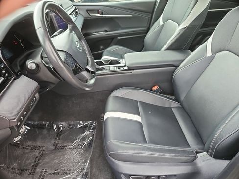 Used 2025 Toyota Camry SE FWD image 21