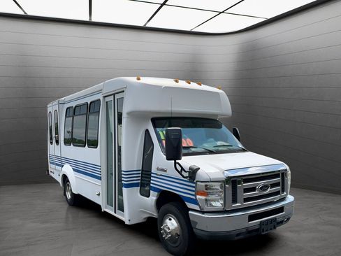 Used 2011 Ford E-350 and Econoline 350 Super Duty w/ Shuttle Bus Prep Pkg image 7