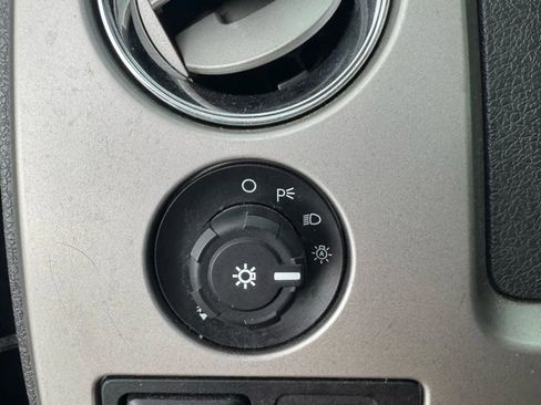 Used 2010 Ford F150 Lariat image 18