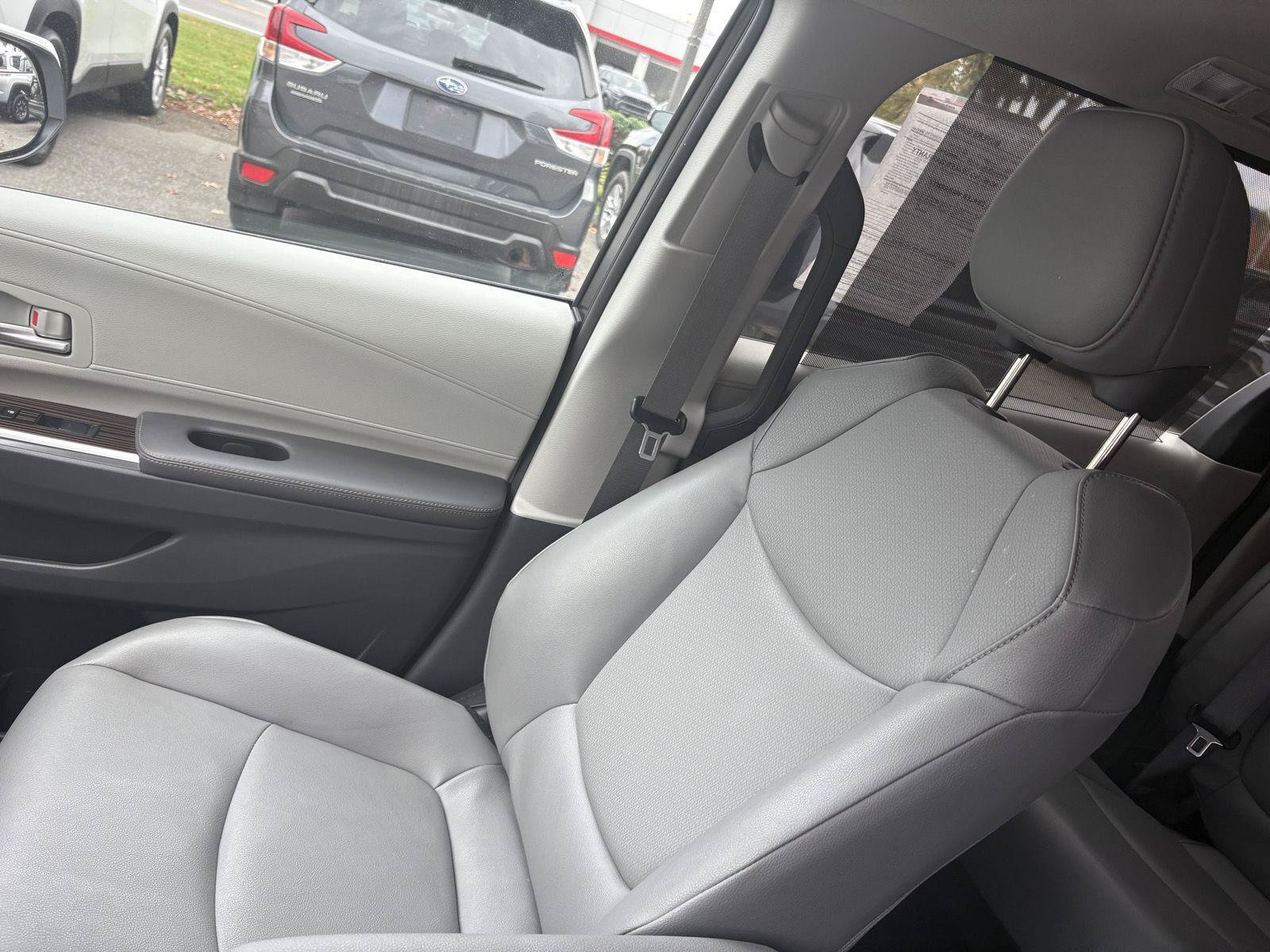 Used 2024 Toyota Sienna XLE w/ XLE Plus Package AWD/4WD image 22
