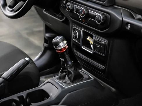 Used 2021 Jeep Wrangler Sport AWD/4WD image 27
