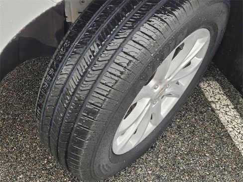 Used 2020 Chevrolet Equinox LS image 19