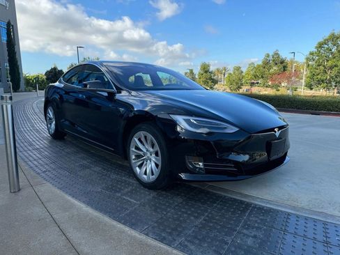 Used 2020 Tesla Model S Long Range Plus AWD/4WD image 3