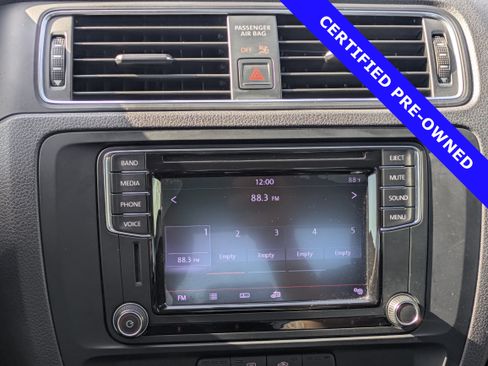 Used 2017 Volkswagen Jetta SE FWD image 28