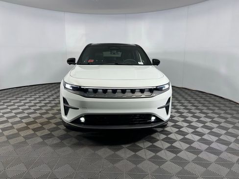 Used 2024 Jeep Wagoneer Launch Edition image 10