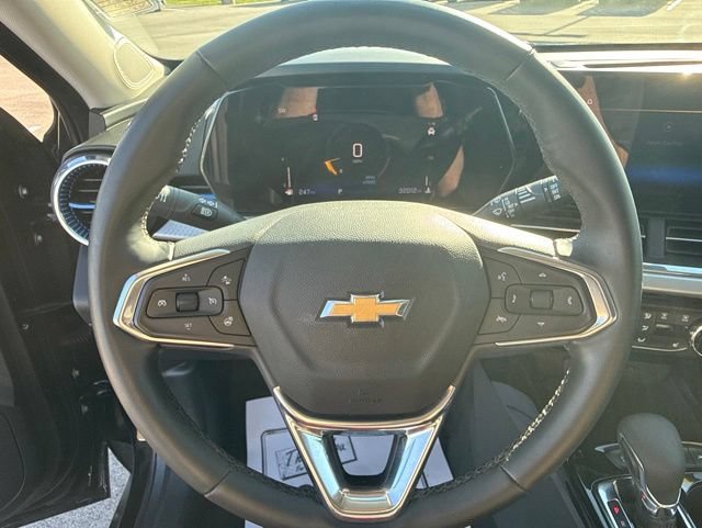Used 2025 Chevrolet Trax LT w/ LT Convenience Package FWD image 22