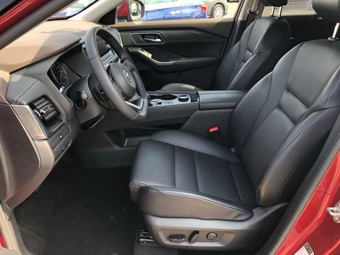 Certified 2023 Nissan Rogue SV w/ SV Premium B Package AWD/4WD image 8