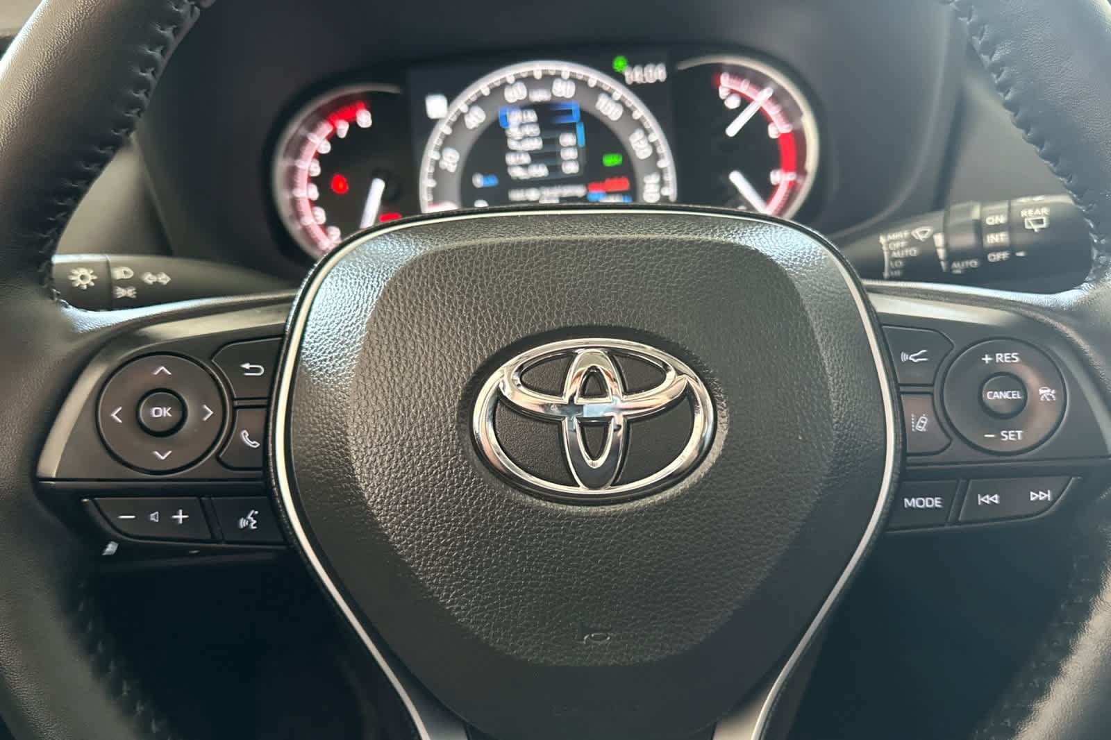 Used 2025 Toyota RAV4 XLE w/ Convenience Package AWD/4WD image 28