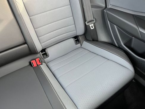 Used 2025 Volkswagen Jetta SE image 37