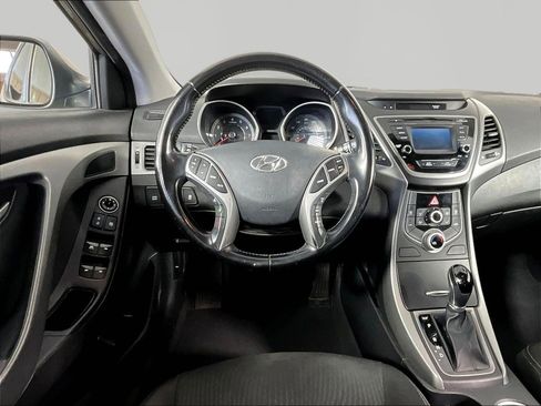 Used 2015 Hyundai Elantra SE w/ Option Group 03 FWD image 8