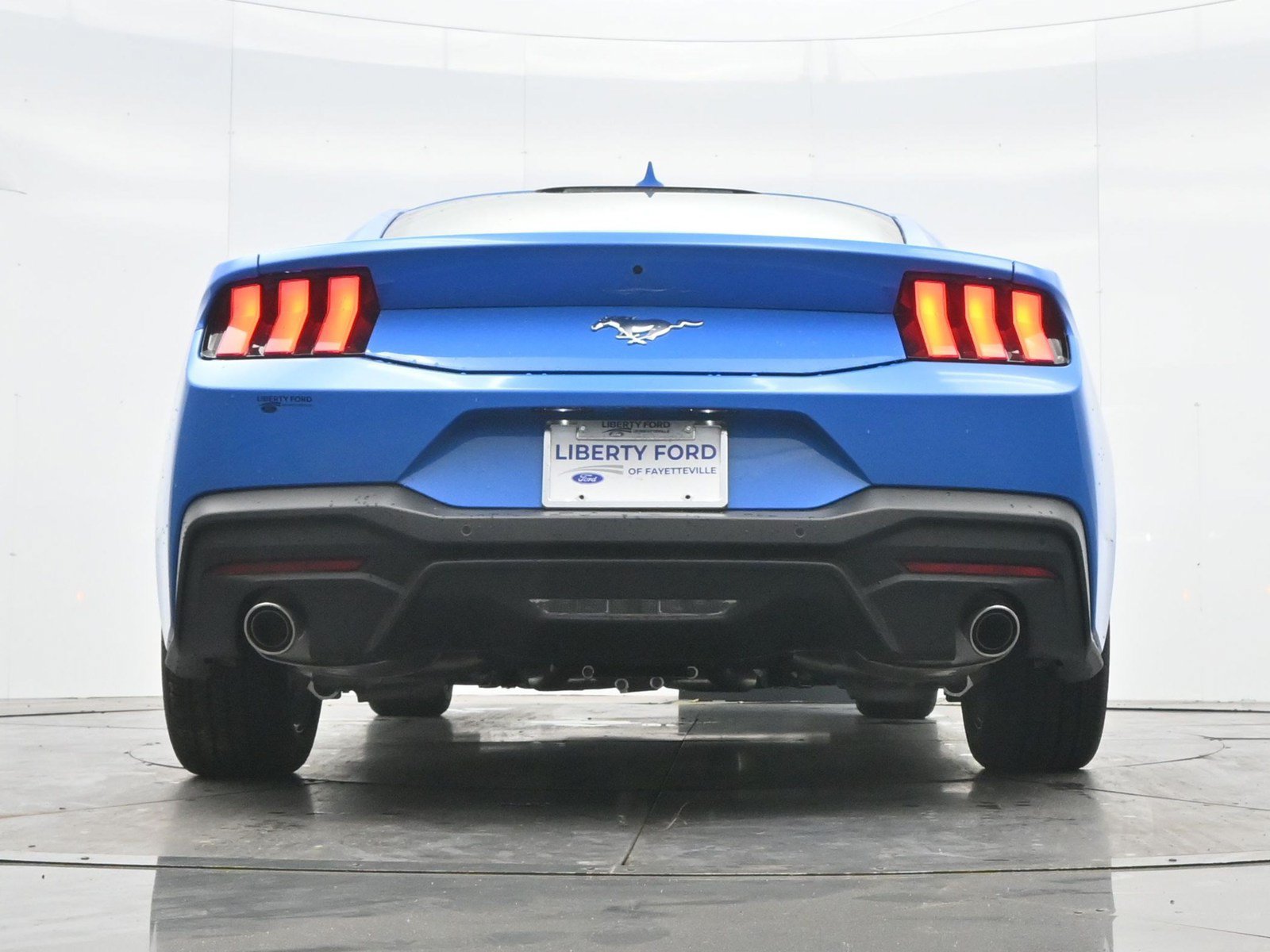 Used 2026 Ford Mustang Coupe RWD image 31