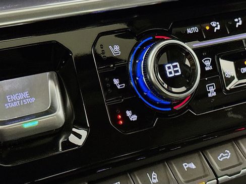 Used 2024 GMC Sierra 3500 Denali w/ Denali Reserve Package image 22