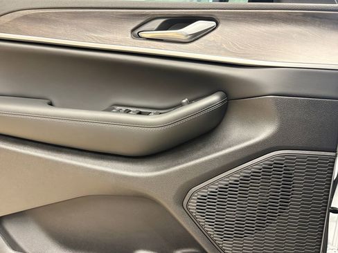 New 2026 Jeep Grand Cherokee Altitude image 11