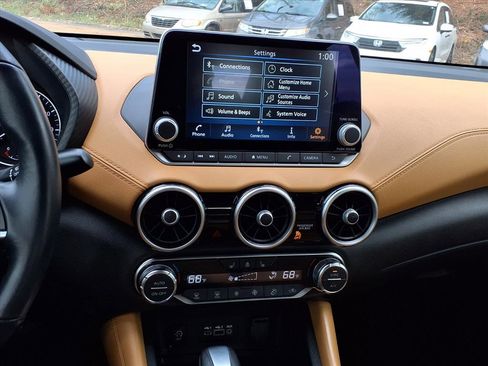 Used 2024 Nissan Sentra SV w/ SV Premium Package image 15