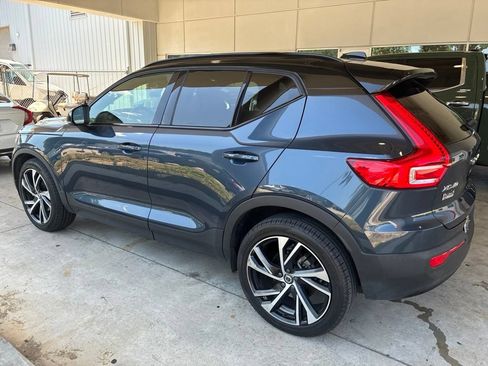 Used 2022 Volvo XC40 T5 R-Design AWD/4WD image 2