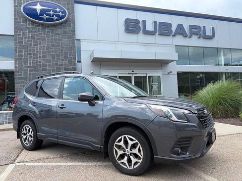 Used 2024 Subaru Forester Premium AWD/4WD image 1