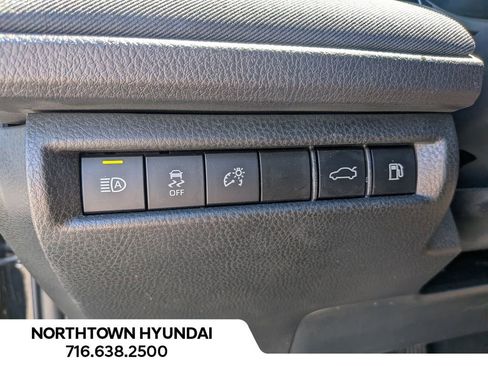 Used 2025 Toyota Camry LE AWD/4WD image 26