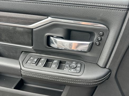 New 2026 RAM 2500 Laramie AWD/4WD image 15