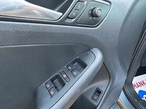 Used 2017 Volkswagen Jetta S image 27