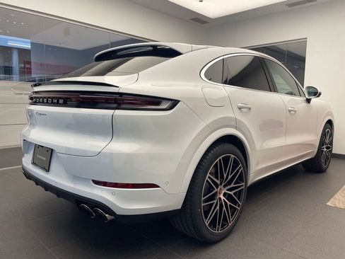 New 2026 Porsche Cayenne Coupe AWD/4WD image 7