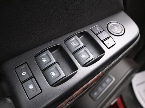 Used 2020 GMC Yukon XL SLT w/ Open Road Package AWD/4WD image 11