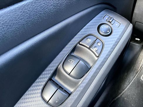 Used 2025 Nissan Altima 2.5 SV FWD image 36