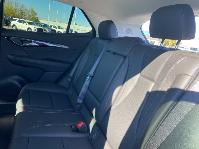 Certified 2025 Buick Envision Preferred AWD/4WD image 20