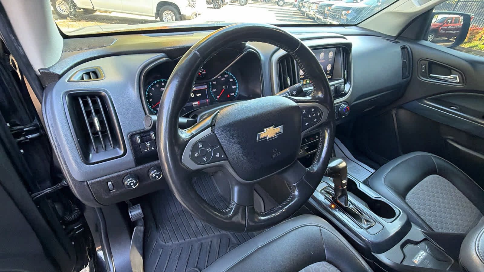 Used 2019 Chevrolet Colorado Z71 w/ Z71 Midnight Edition AWD/4WD image 10