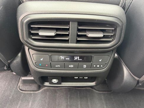 Used 2024 Honda Pilot Elite image 12