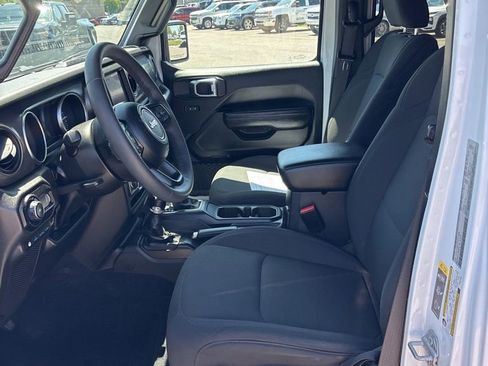 Used 2023 Jeep Wrangler Unlimited w/ Sun & Screen Package AWD/4WD image 10