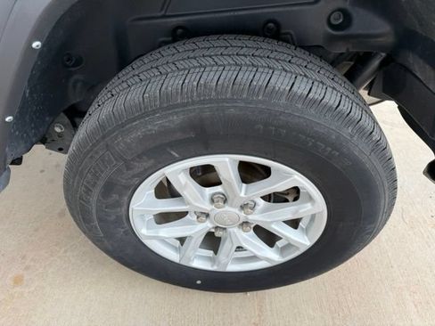 Used 2023 Jeep Wrangler Unlimited Sport AWD/4WD image 5