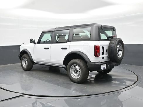 New 2025 Ford Bronco 4-Door image 3