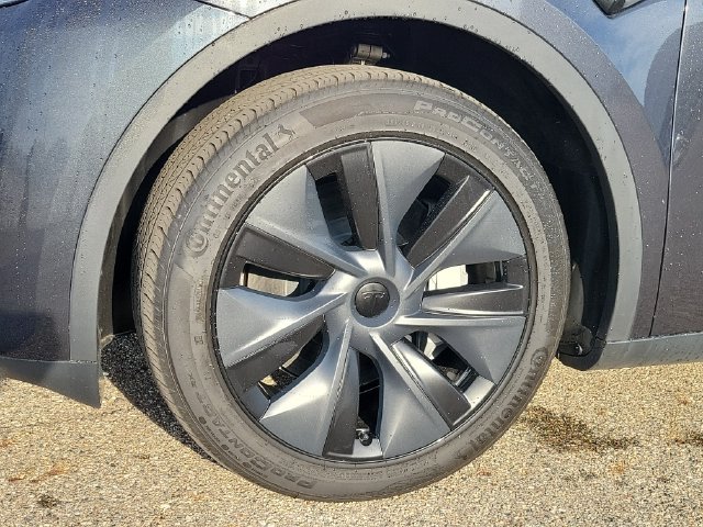 Used 2024 Tesla Model Y Long Range AWD/4WD image 5