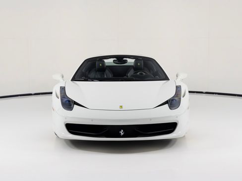 Used 2015 Ferrari 458 Spider image 10