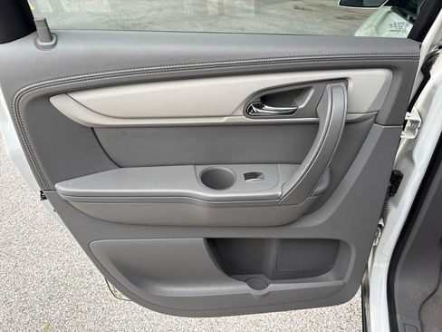 Used 2015 Chevrolet Traverse LT FWD image 22