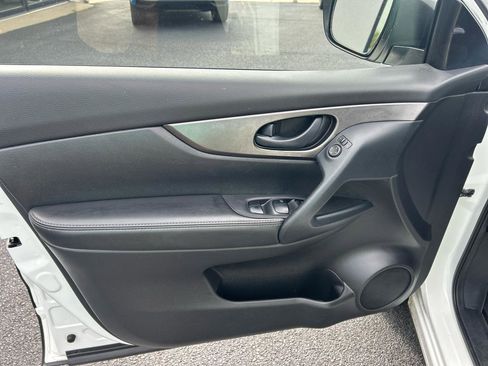 Used 2021 Nissan Rogue Sport S image 13