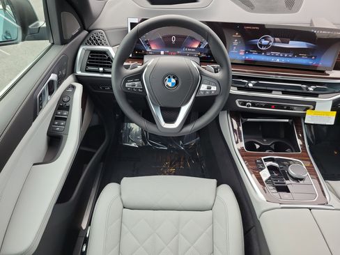 New 2026 BMW X5 xDrive40i w/ Climate Comfort Package image 11