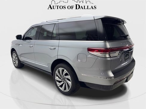 Used 2023 Lincoln Navigator Reserve image 9