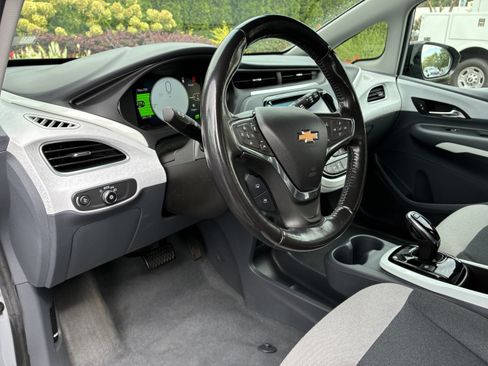Used 2020 Chevrolet Bolt LT FWD image 21