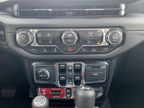 New 2026 Jeep Wrangler Unlimited Rubicon AWD/4WD image 16