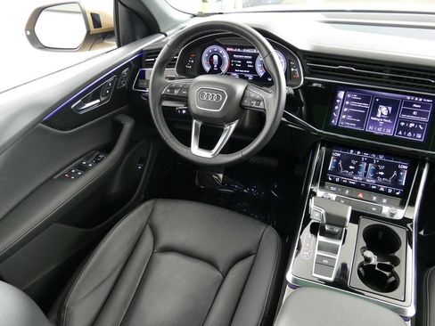 Used 2024 Audi Q8 Premium Plus AWD/4WD image 18