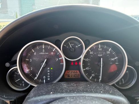 Used 2006 MAZDA MX-5 Miata Sport RWD image 13